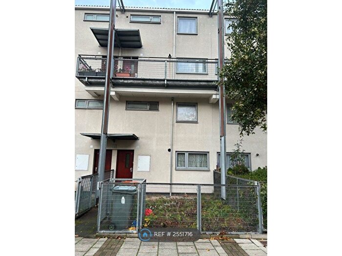 2 Bedroom Maisonette To Rent In Fothergill Close, London, E13