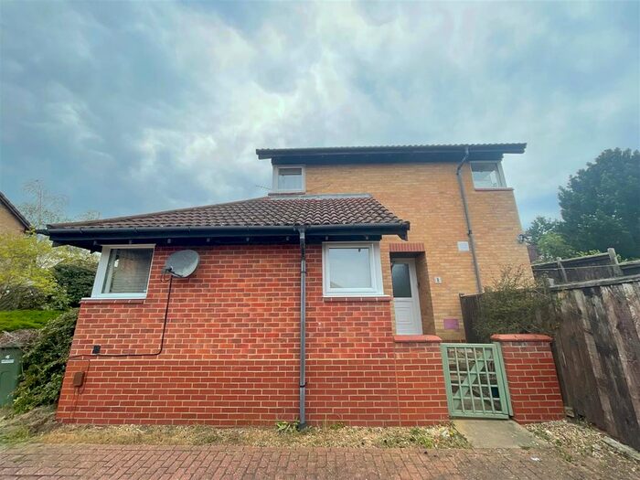 1 Bedroom Maisonette To Rent In Phillip Court, Shenley Church End, Milton Keynes, MK5