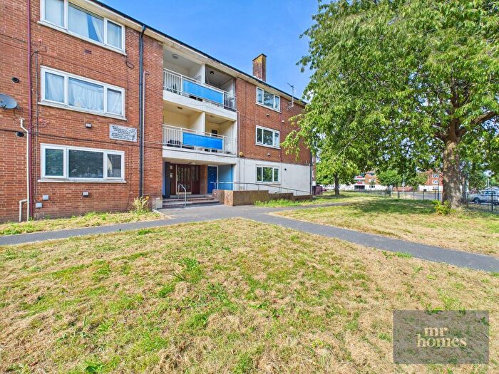 2 Bedroom Flat For Sale In Heol Trelai, Caerau, Cardiff, CF5