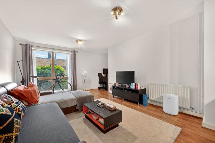 1 Bedroom Flat For Sale In Dallington Street, Islington, EC1V