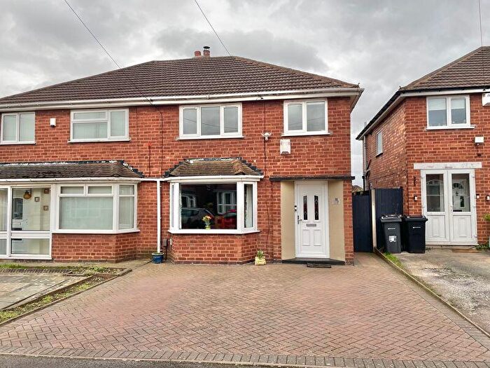 3 Bedroom Semi Detached House For Sale In Beechdale Avenue, Great Barr, Birmingham, B44