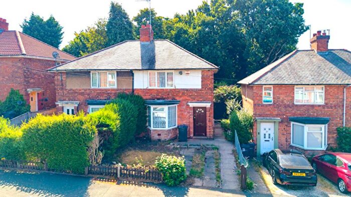 3 Bedroom Semi-Detached House For Sale In Hatcham Road, Kingstanding, Birmingham, B44