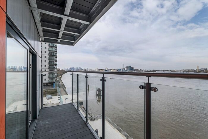 1 Bedroom Flat To Rent In Mast Quay, London, SE18
