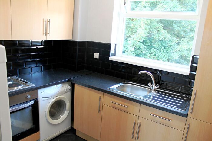 1 Bedroom Flat To Rent In Forest Court, Birmingham, B13