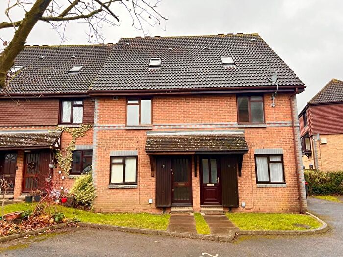2 Bedroom Maisonette To Rent In Ladygrove Drive, Guildford, Surrey, GU4