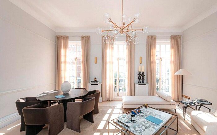 1 Bedroom Flat To Rent In Upper Brook Street, Mayfair, London, W1K