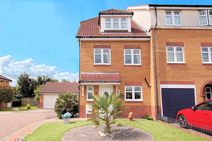 3 Bedroom End Of Terrace House For Sale In Beaufort Close, Lee On The Solent, PO13