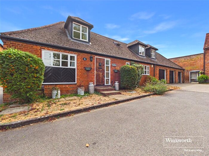 3 Bedroom Link Detached House To Rent In Deans Farm, The Causeway, Caversham, Reading, RG4
