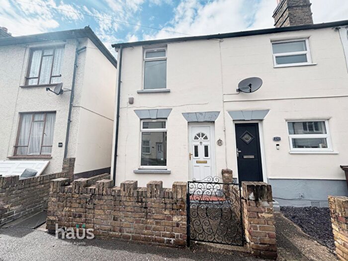 2 Bedroom End Of Terrace House To Rent In Station Road, Rainham, Rainham, Gillingham, ME8