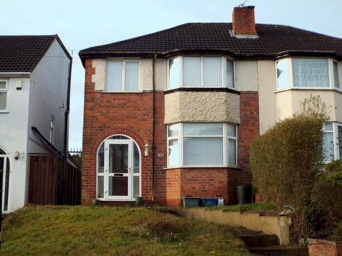 3 Bedroom Semi-Detached House To Rent In Warwards Lane, Selly Oak, Birmingham, B29
