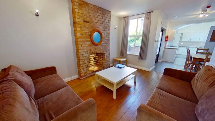 6 Bedroom Semi Detached House To Rent In Teversal Avenue, Nottingham, NG7