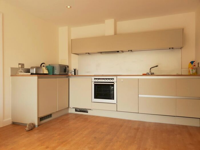 2 Bedroom Flat To Rent In Rosegate House, Hereford Road, Bow, E3