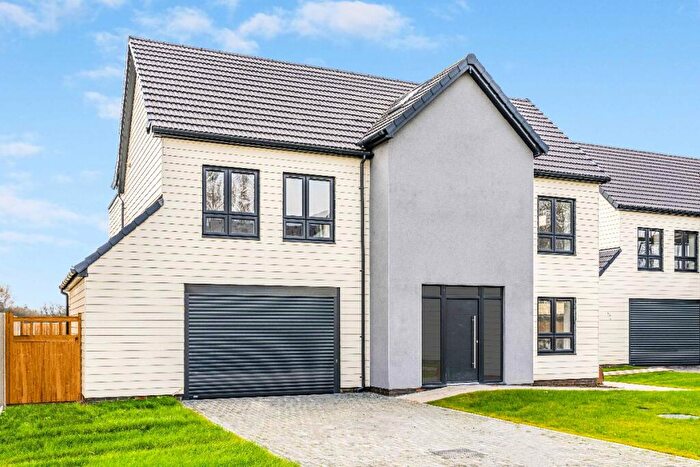 5 Bedroom Detached House To Rent In Barn Farm, Wickford, SS12