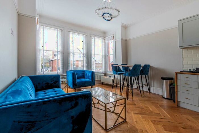 2 Bedroom Apartment To Rent In Westbourne Road, Penarth, CF64