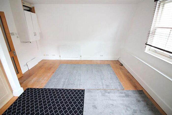 1 Bedroom Flat For Sale In York Street, Twickenham, TW1