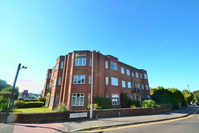 2 Bedroom Flat To Rent In Branksome, BH12