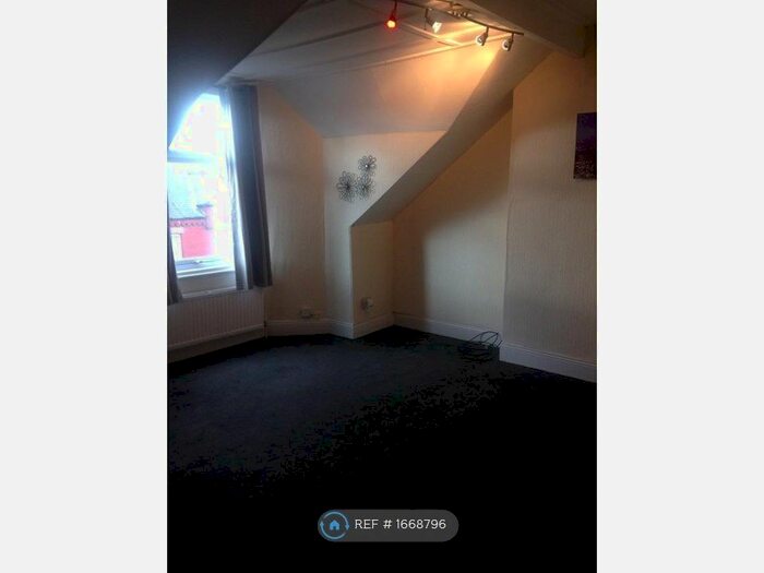 1 Bedroom Flat To Rent In Top Floor Richmond Street, Bridlington, YO15