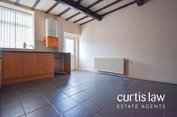 3 Bedroom End Of Terrace House For Sale In Redearth Road, Darwen, BB3