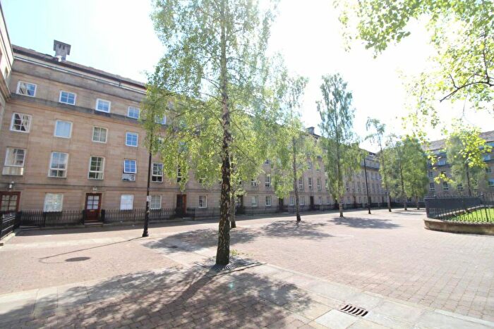 2 Bedroom Flat To Rent In St Andrew`s Square, Glasgow, G1