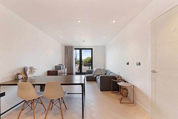 2 Bedroom Flat To Rent In Dock Street, Tower Hill, London, E1