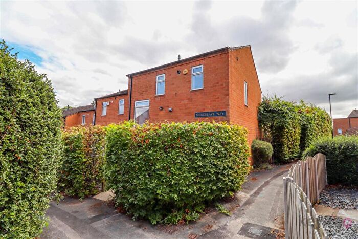 3 Bedroom End Of Terrace House To Rent In Norgreave Way, Halfway, Sheffield, S20
