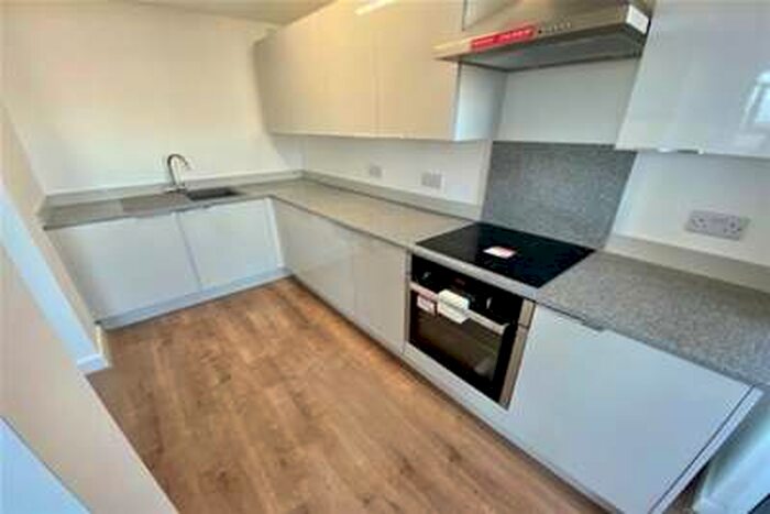 2 Bedroom Flat To Rent In Belem Tower, L17