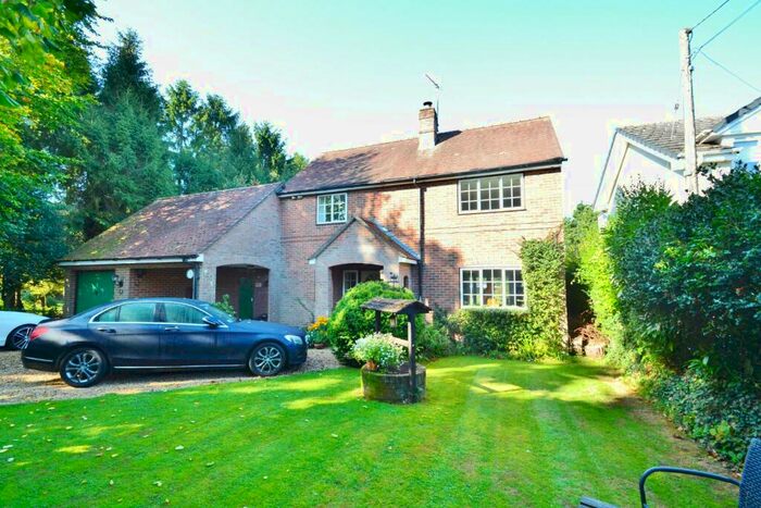 3 Bedroom Detached House To Rent In Fordingbridge, SP6