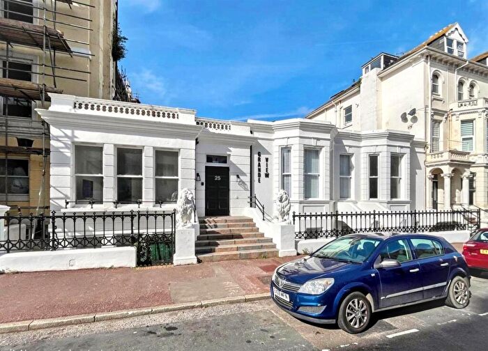 1 Bedroom Flat For Sale In Burlington Place, Eastbourne, BN21