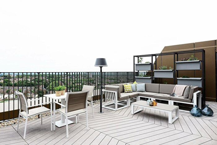 1 Bedroom Flat To Rent In Vantage Point, Archway, London, N19