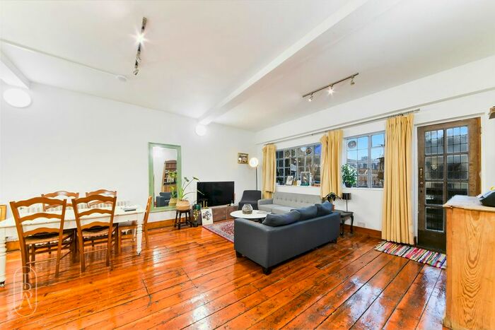 3 Bedroom Flat To Rent In Brick Lane, London, E1