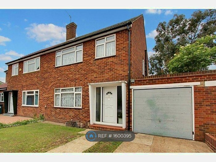 3 Bedroom Semi-Detached House To Rent In Jacqueline Close, Northolt, UB5