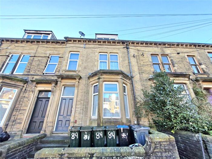 1 Bedroom Terraced House To Rent In Devonshire Street, Keighley, West Yorkshire, BD21