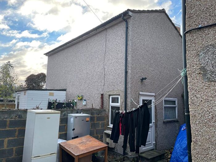 2 Bedroom Detached House For Sale In D Barrington Road, Manor Park, London, E12