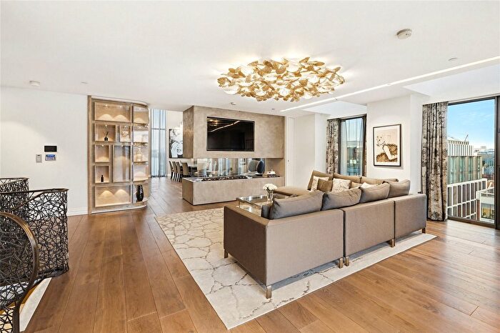 3 Bedroom Flat To Rent In Pearson Square, Fitzrovia, London, W1T