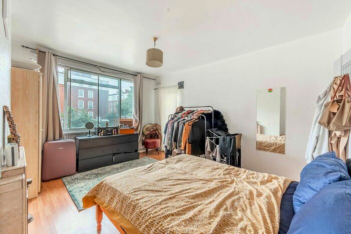 2 Bedroom Flat To Rent In Brickbarn Close, Chelsea, London, SW10