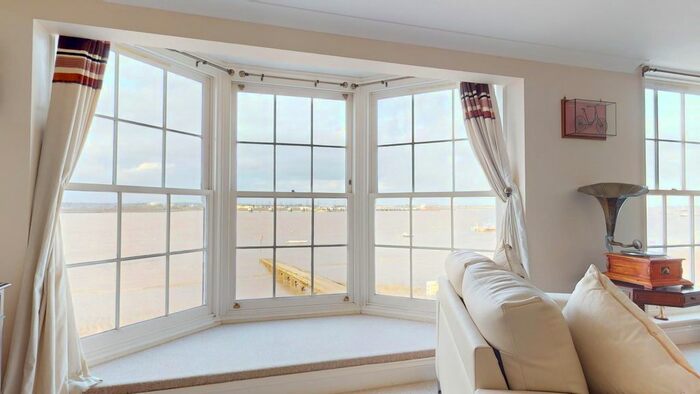 2 Bedroom Flat For Sale In Heritage Quay, Commercial Place, Gravesend, DA12