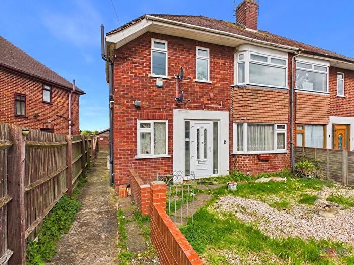 2 Bedroom Property For Sale In Elmfield Avenue, Cheltenham, GL51