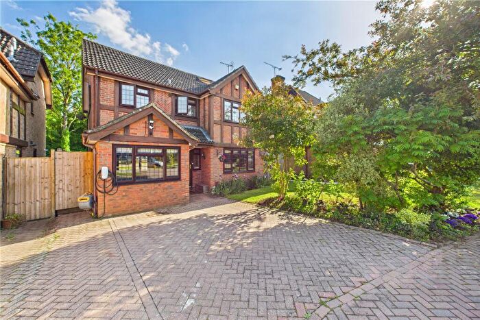 5 Bedroom Detached House For Sale In Ryhill Way, Lower Earley, Reading, Berkshire, RG6