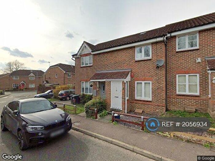 3 Bedroom Semi-Detached House To Rent In Bryony Close, Loughton, IG10