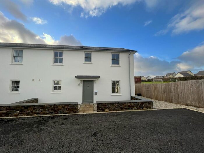3 Bedroom Property To Rent In Bee Farm Mews, South Molton, EX36