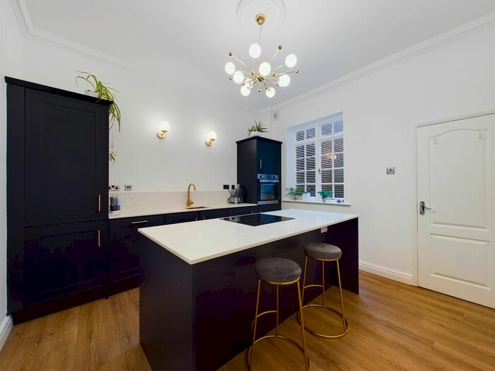 3 Bedroom Town House To Rent In Bishop Lane, Hull, HU1