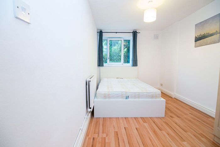 4 Bedroom Flat To Rent In Limehouse Causeway, London, E14