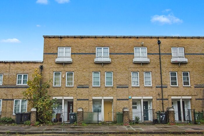 3 Bedroom Terraced House For Sale In Akerman Road, London, SW9