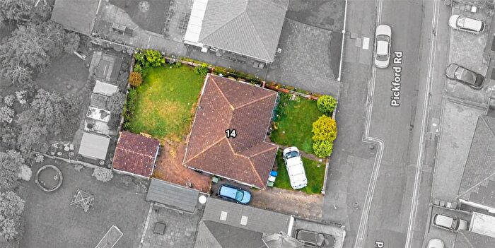 2 Bedroom Bungalow For Sale In Pickford Road, Bexleyheath, Kent, DA7