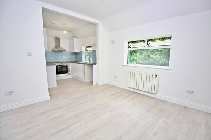 1 Bedroom Maisonette To Rent In The Chase, Watford, Hertfordshire, WD18