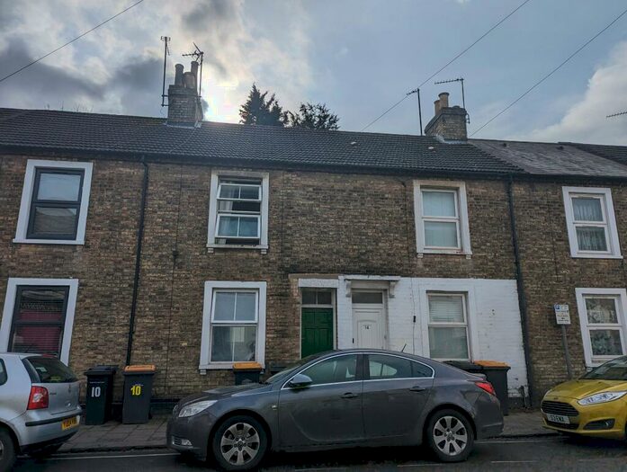 2 Bedroom Terraced House To Rent In Commercial Road, MK40
