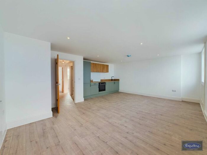 2 Bedroom Flat To Rent In St. Georges Terrace, Herne Bay, CT6