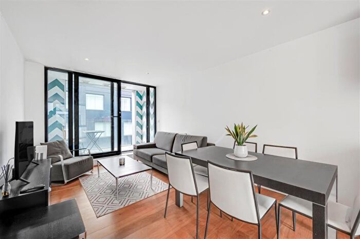 3 Bedroom Flat For Sale In Westland Place, Old Street, N1