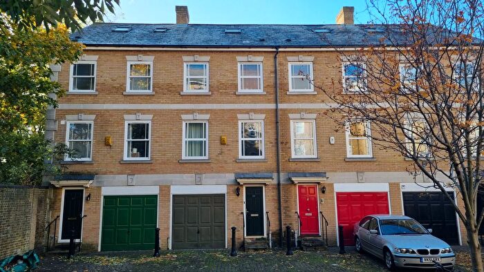 4 Bedroom Terraced House To Rent In Clarence Mews, London, SE16