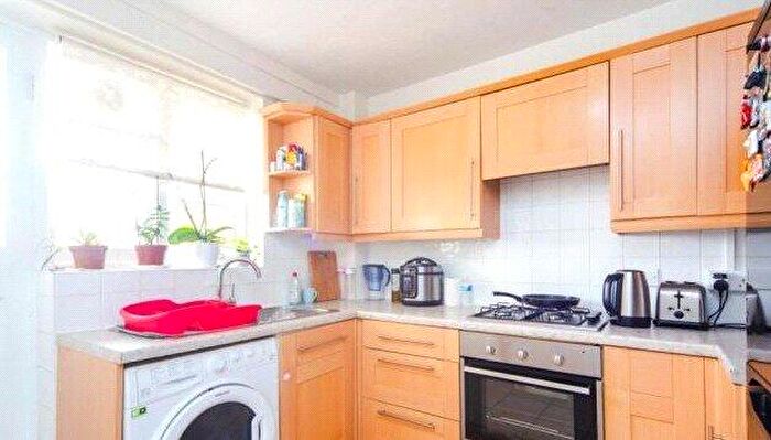 2 Bedroom Apartment To Rent In Cardrew Court, London, N12